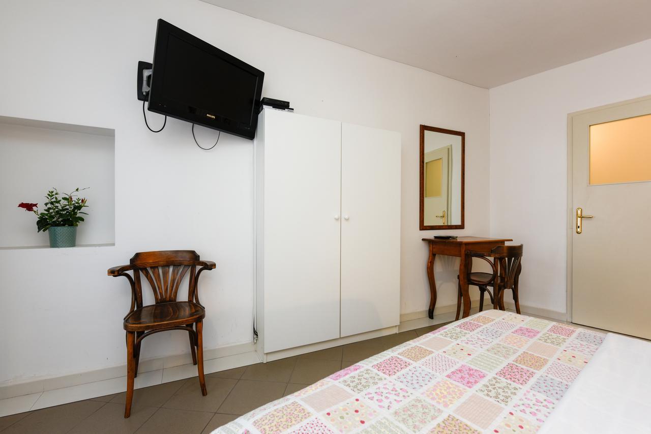 Accomodation Gina Zadar Buitenkant foto
