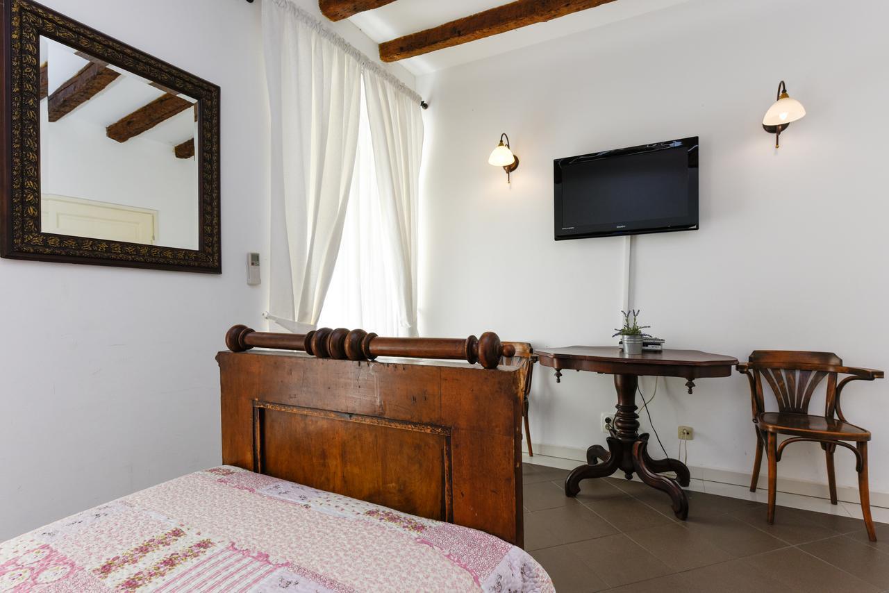 Accomodation Gina Zadar Buitenkant foto