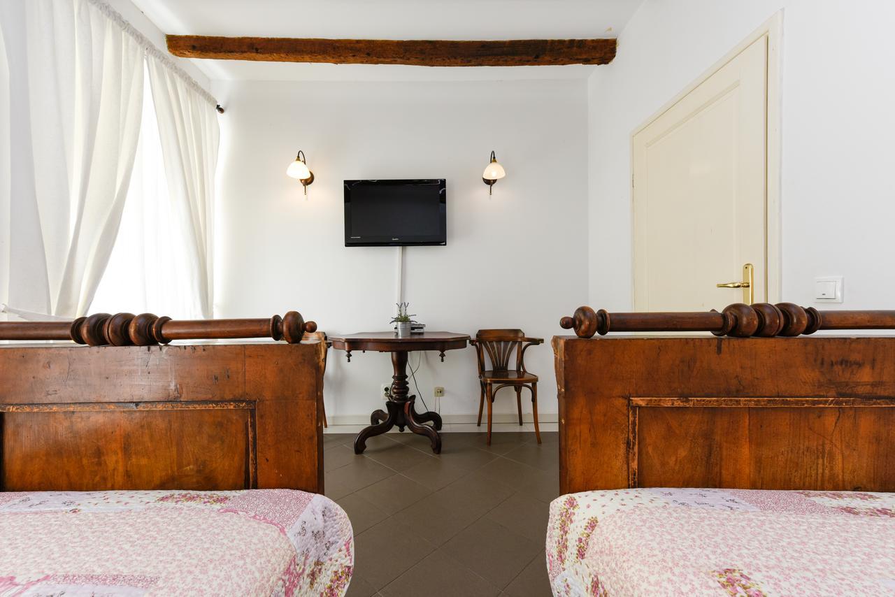 Accomodation Gina Zadar Buitenkant foto